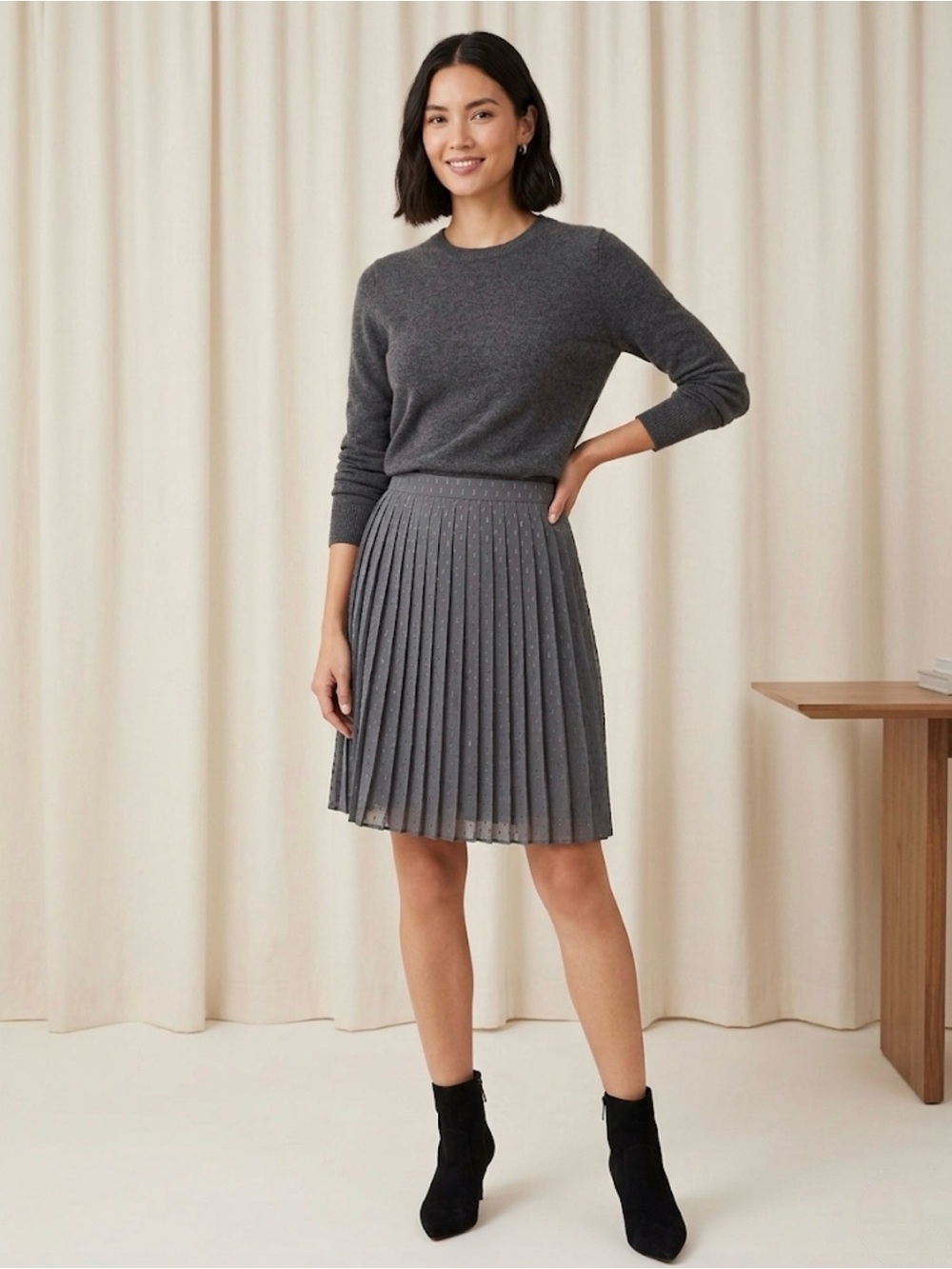 NWOT Ann Taylor Grey Pleated Clip Dot Silver Fil Coupe Summer Skirt Size 10